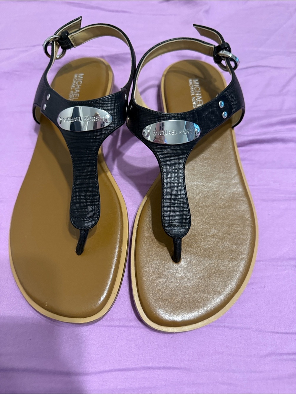Michael Kors Black & Tan T-Strap Sandals NEVER WORN